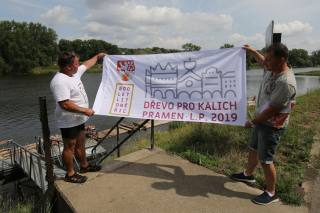 Upoutávka Dřevo pro Kalich